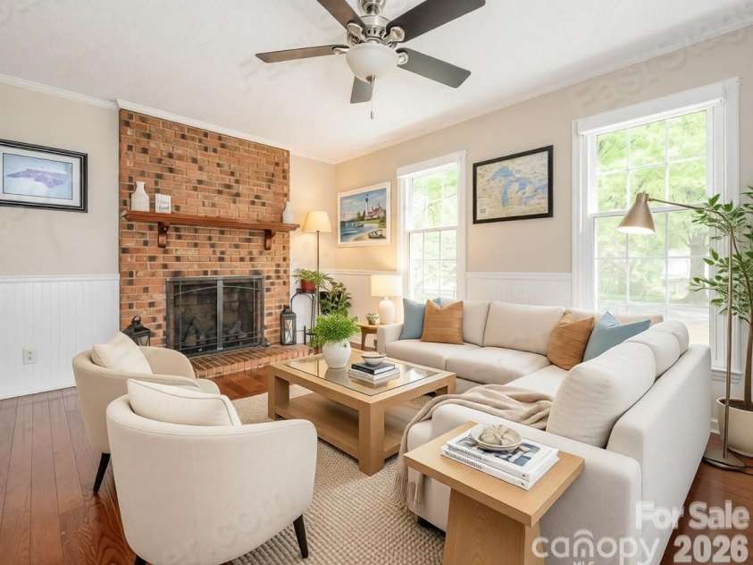 11628 Shandon Circle, Charlotte, NC 28226.  MLS# CAR4369077, YatesRealty ID 14896. 