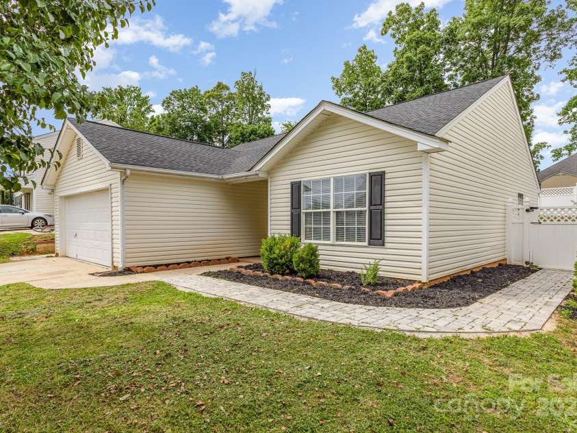 1776 Baylor Drive, Rock Hill, SC 29732.  MLS# CAR4260611, YatesRealty ID 14897. 
