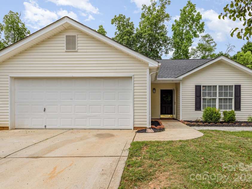 1776 Baylor Drive, Rock Hill, SC 29732.  MLS# CAR4260611, YatesRealty ID 14897. Welcome home!
