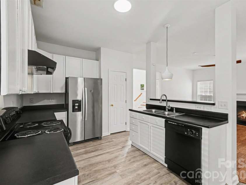 5041 Prosperity Ridge Road, Charlotte, NC 28269.  MLS# CAR4368061, YatesRealty ID 14898. 