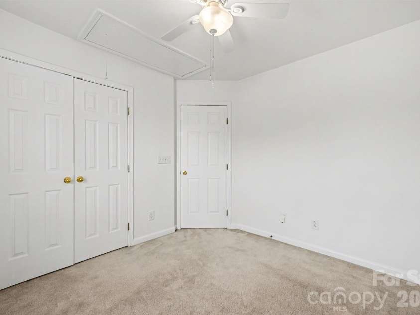 5041 Prosperity Ridge Road, Charlotte, NC 28269.  MLS# CAR4368061, YatesRealty ID 14898. 