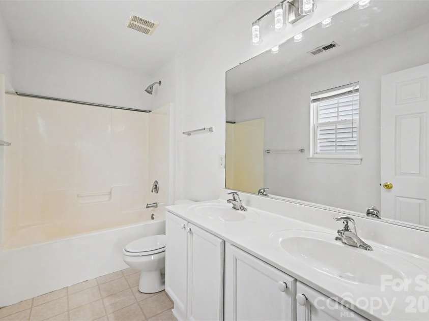 5041 Prosperity Ridge Road, Charlotte, NC 28269.  MLS# CAR4368061, YatesRealty ID 14898. 
