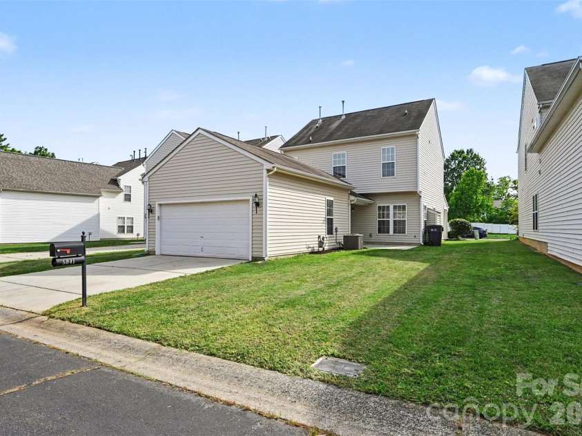 5041 Prosperity Ridge Road, Charlotte, NC 28269.  MLS# CAR4368061, YatesRealty ID 14898. 