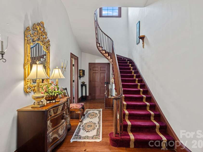 104 Leslie Loop, Mooresville, NC 28115.  MLS# CAR4195674, YatesRealty ID 149. Entry Hall
