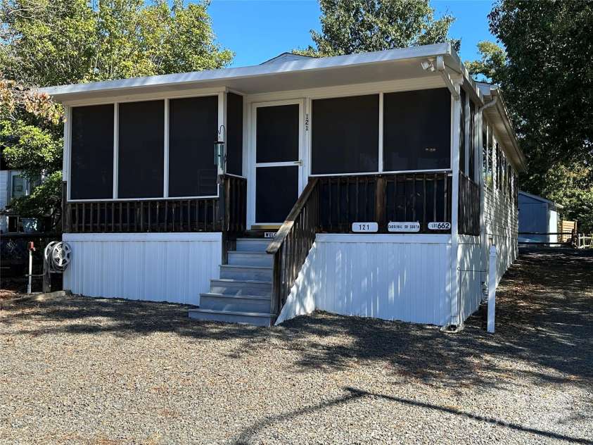 121 Cardinal Drive, New London, NC 28127.  MLS# CAR4314481, YatesRealty ID 1490. 