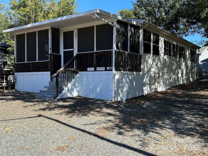 121 Cardinal Drive, New London, NC 28127.  MLS# CAR4314481, YatesRealty ID 1490. 