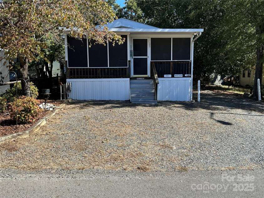 121 Cardinal Drive, New London, NC 28127.  MLS# CAR4314481, YatesRealty ID 1490. 