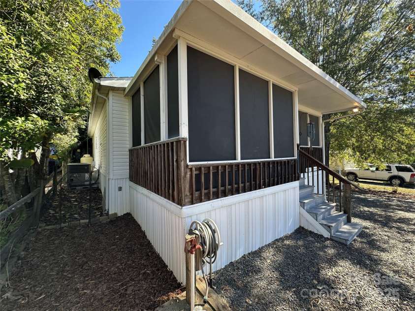 121 Cardinal Drive, New London, NC 28127.  MLS# CAR4314481, YatesRealty ID 1490. 
