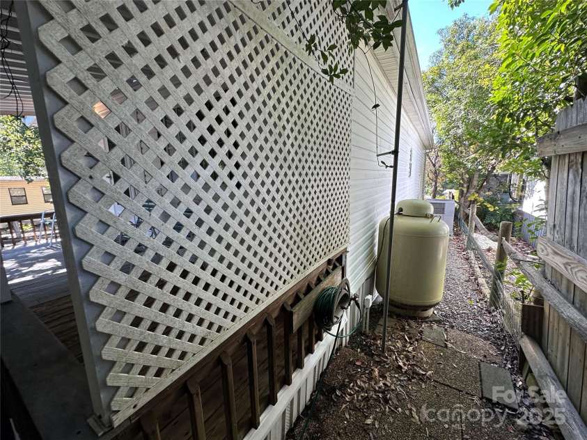 121 Cardinal Drive, New London, NC 28127.  MLS# CAR4314481, YatesRealty ID 1490. 