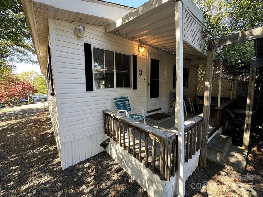 121 Cardinal Drive, New London, NC 28127.  MLS# CAR4314481, YatesRealty ID 1490. 