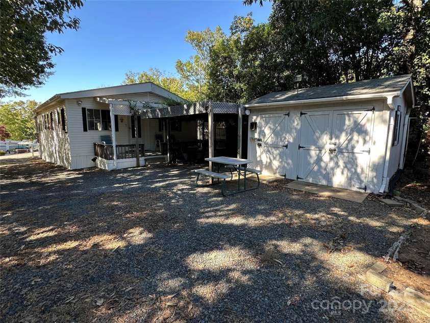 121 Cardinal Drive, New London, NC 28127.  MLS# CAR4314481, YatesRealty ID 1490. 