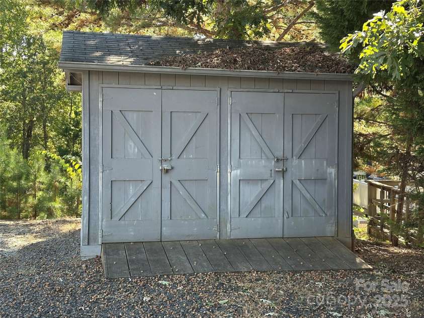 121 Cardinal Drive, New London, NC 28127.  MLS# CAR4314481, YatesRealty ID 1490. 