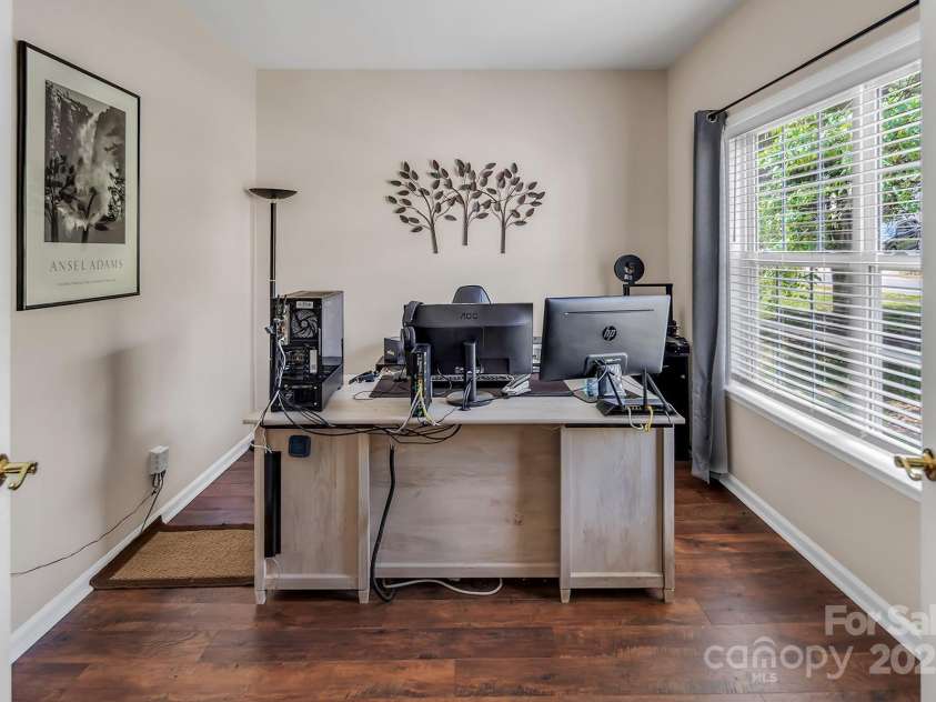 10508 Madison Park Drive, Charlotte, NC 28269.  MLS# CAR4251190, YatesRealty ID 14900. 1st Floor Office/Den
