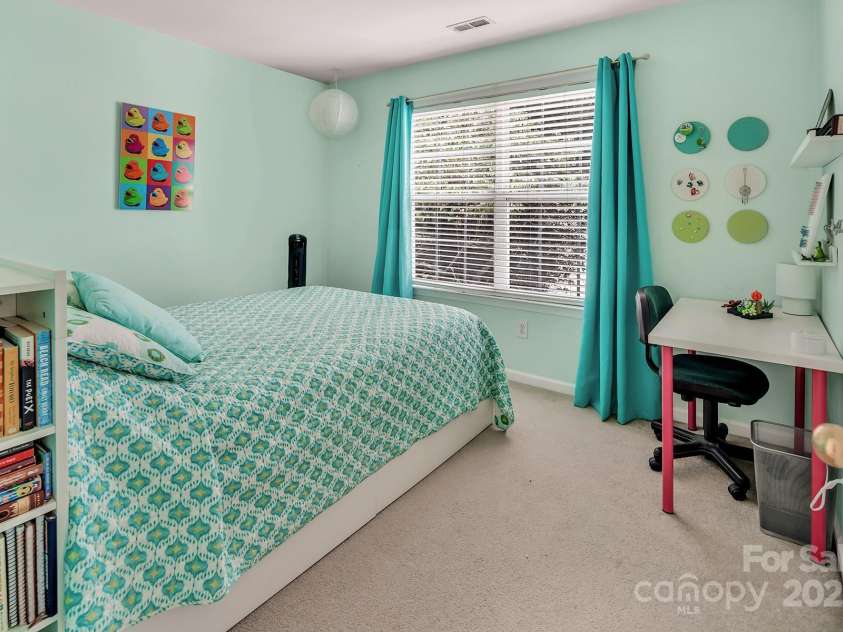 10508 Madison Park Drive, Charlotte, NC 28269.  MLS# CAR4251190, YatesRealty ID 14900. 2nd Floor Bedroom 3