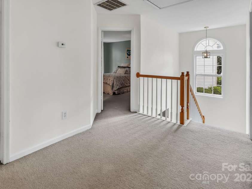 10508 Madison Park Drive, Charlotte, NC 28269.  MLS# CAR4251190, YatesRealty ID 14900. 2nd Floor Hallway