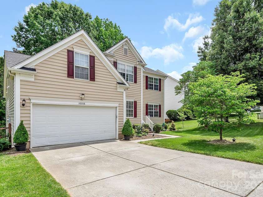 10508 Madison Park Drive, Charlotte, NC 28269.  MLS# CAR4251190, YatesRealty ID 14900. Exterior Two-Car Garage