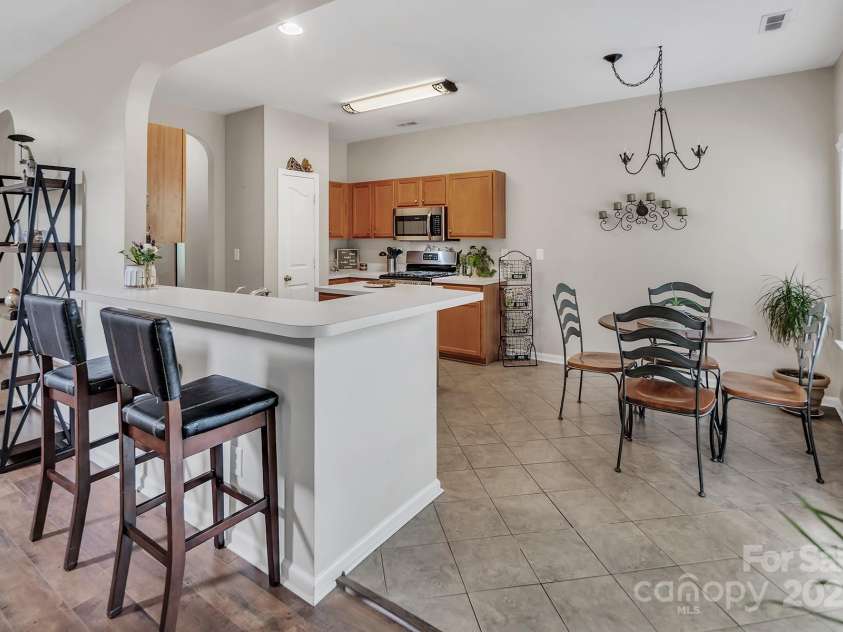 10508 Madison Park Drive, Charlotte, NC 28269.  MLS# CAR4251190, YatesRealty ID 14900. Kitchen