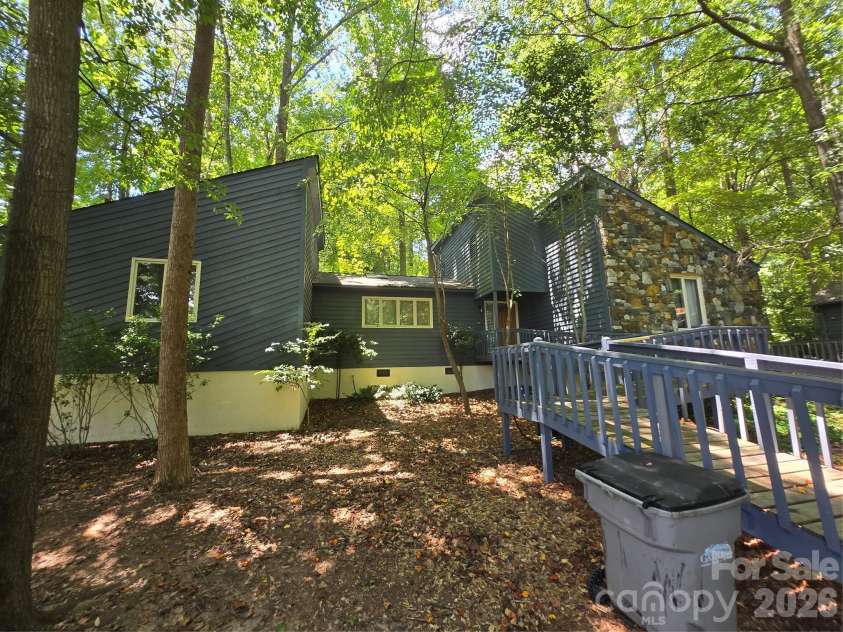 2800 Patio Lane, Gastonia, NC 28056.  MLS# CAR4259858, YatesRealty ID 14900. 