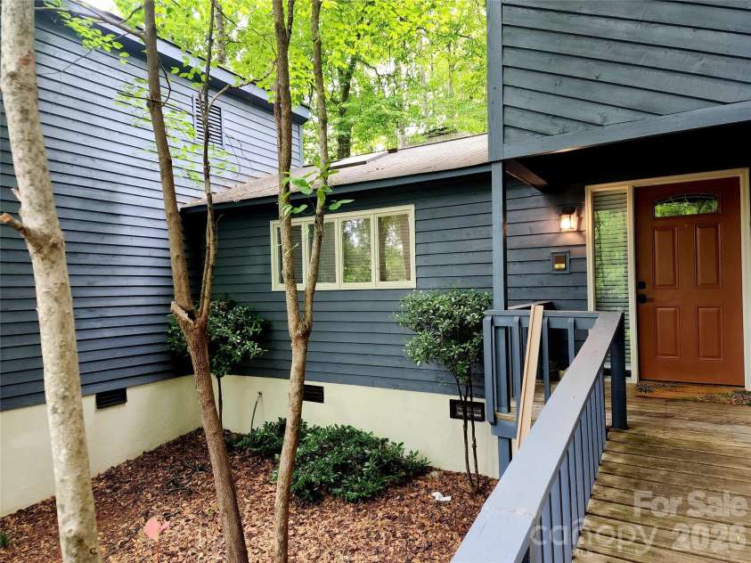 2800 Patio Lane, Gastonia, NC 28056.  MLS# CAR4259858, YatesRealty ID 14900. 