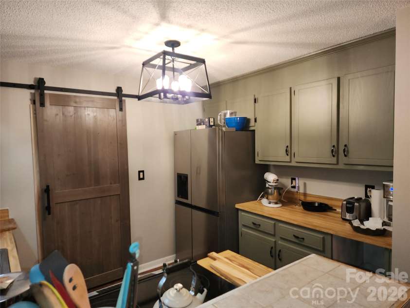 2800 Patio Lane, Gastonia, NC 28056.  MLS# CAR4259858, YatesRealty ID 14900. 