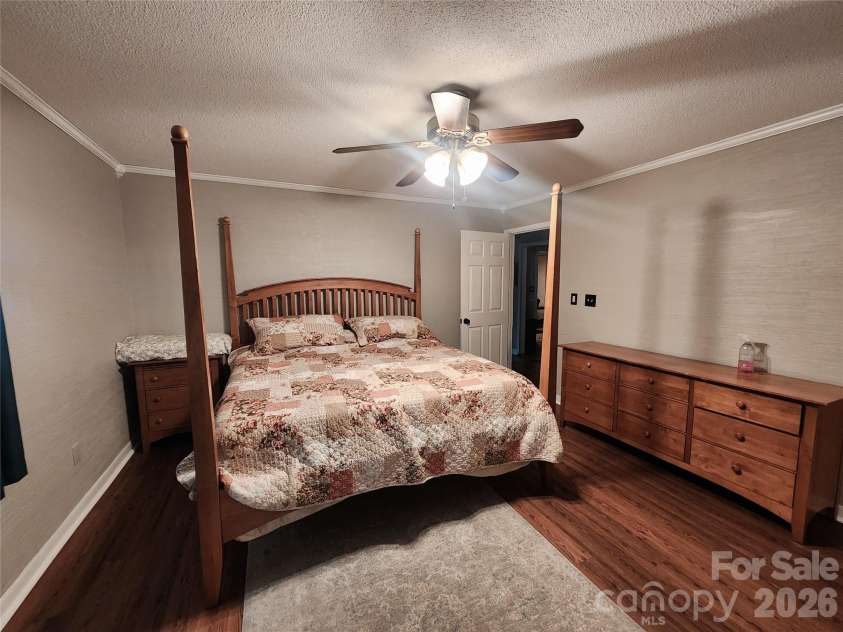 2800 Patio Lane, Gastonia, NC 28056.  MLS# CAR4259858, YatesRealty ID 14900. 