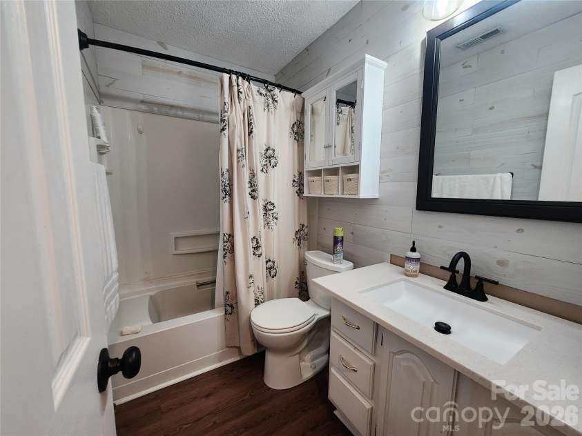 2800 Patio Lane, Gastonia, NC 28056.  MLS# CAR4259858, YatesRealty ID 14900. 