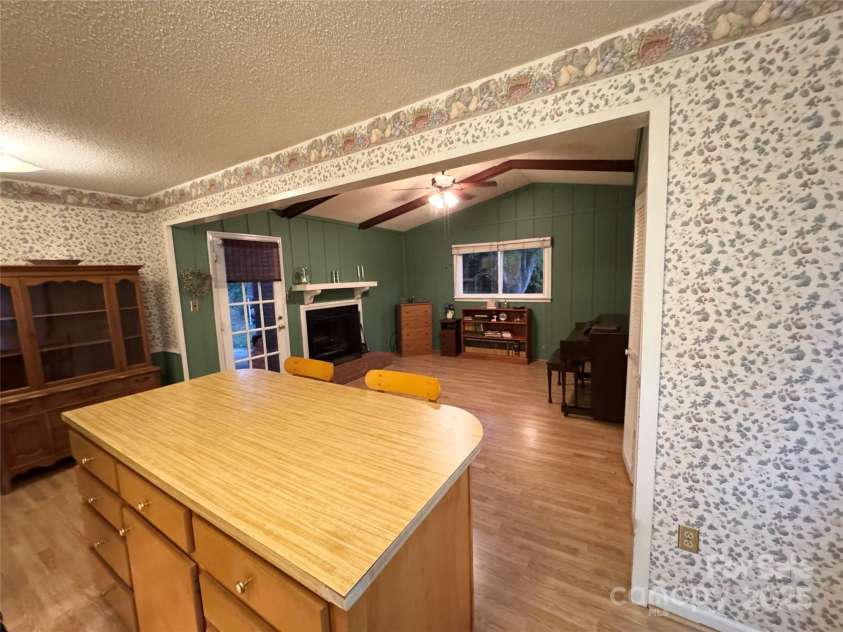 7501 Pawtuckett Road, Charlotte, NC 28214.  MLS# CAR4318165, YatesRealty ID 14901. 