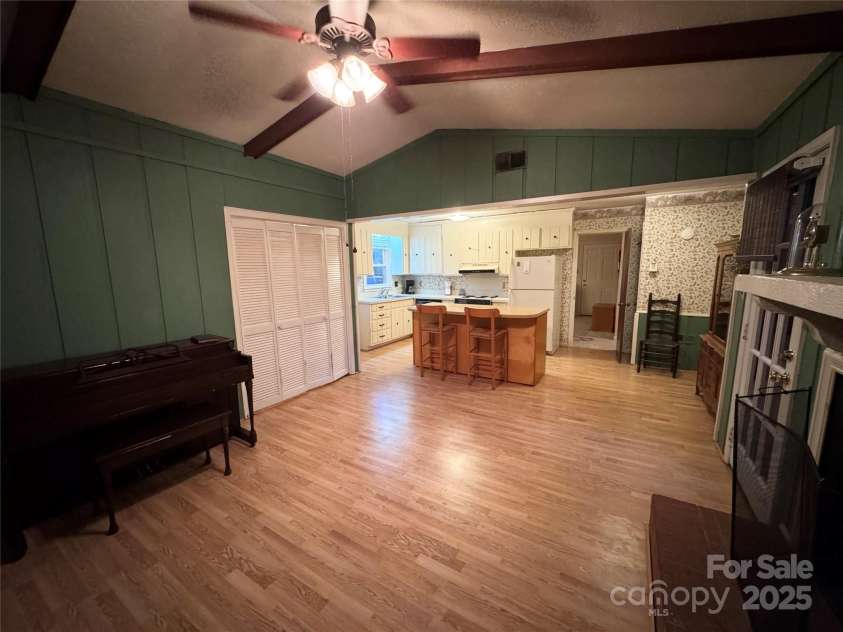 7501 Pawtuckett Road, Charlotte, NC 28214.  MLS# CAR4318165, YatesRealty ID 14901. 