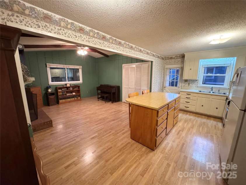 7501 Pawtuckett Road, Charlotte, NC 28214.  MLS# CAR4318165, YatesRealty ID 14901. 