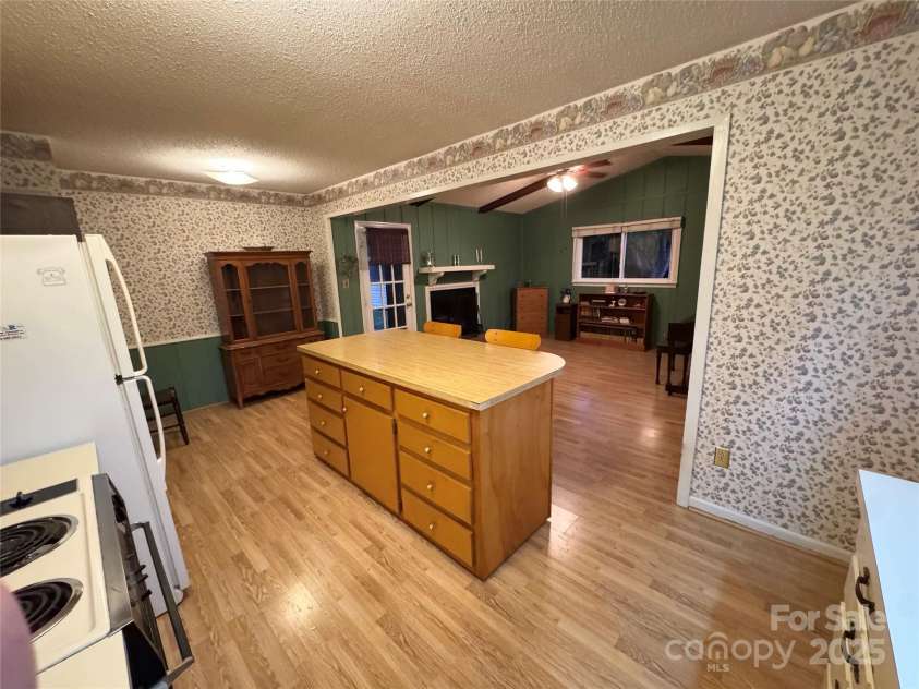 7501 Pawtuckett Road, Charlotte, NC 28214.  MLS# CAR4318165, YatesRealty ID 14901. 