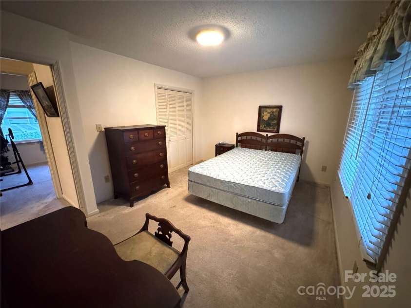 7501 Pawtuckett Road, Charlotte, NC 28214.  MLS# CAR4318165, YatesRealty ID 14901. 