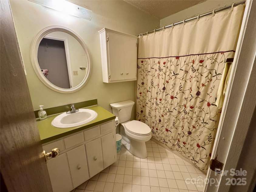 7501 Pawtuckett Road, Charlotte, NC 28214.  MLS# CAR4318165, YatesRealty ID 14901. 