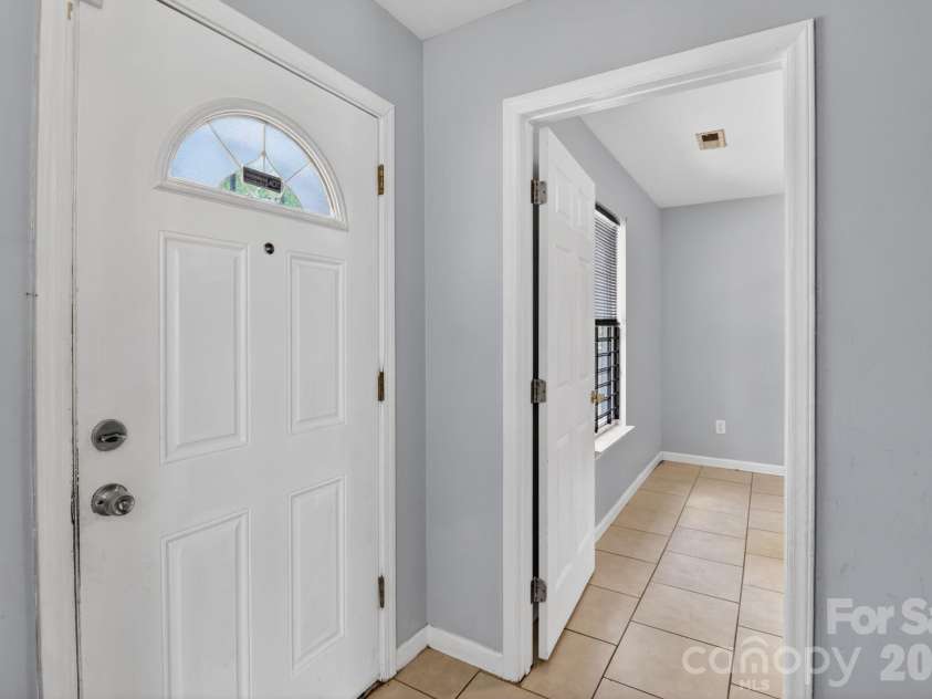 3335 Avalon Avenue, Charlotte, NC 28208.  MLS# CAR4373302, YatesRealty ID 14902. 