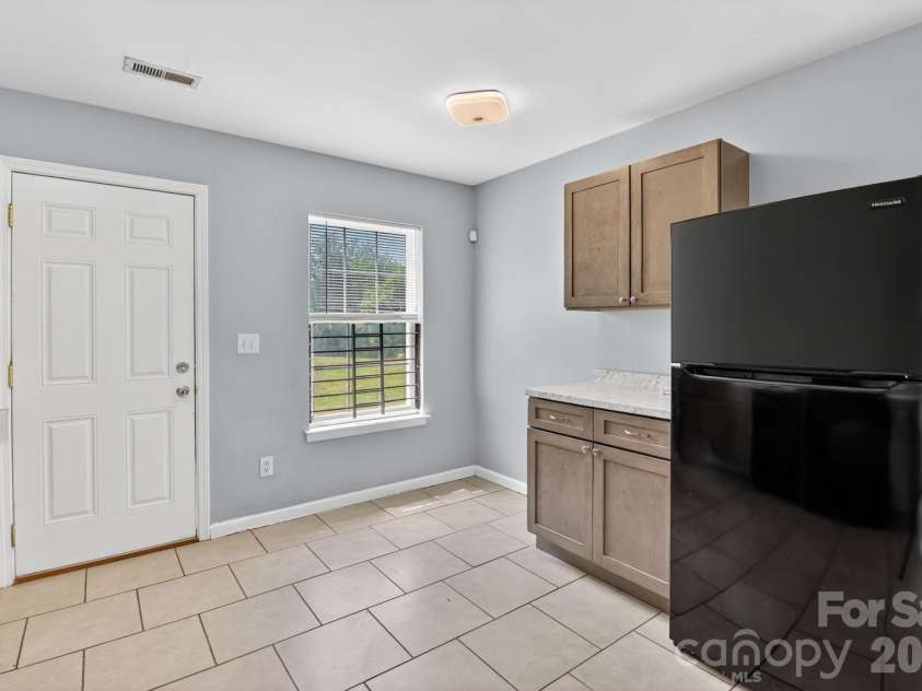3335 Avalon Avenue, Charlotte, NC 28208.  MLS# CAR4373302, YatesRealty ID 14902. 