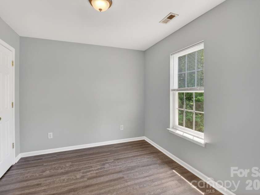 3335 Avalon Avenue, Charlotte, NC 28208.  MLS# CAR4373302, YatesRealty ID 14902. 
