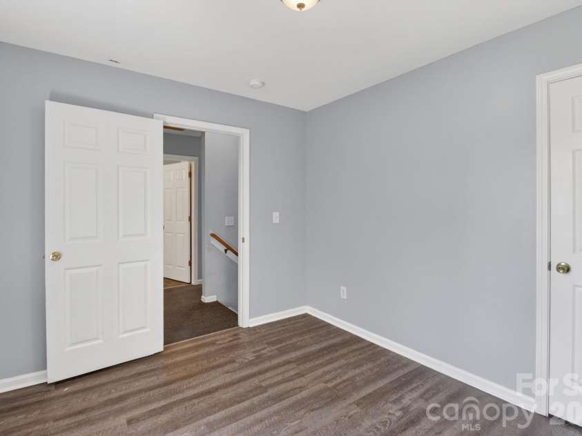 3335 Avalon Avenue, Charlotte, NC 28208.  MLS# CAR4373302, YatesRealty ID 14902. 
