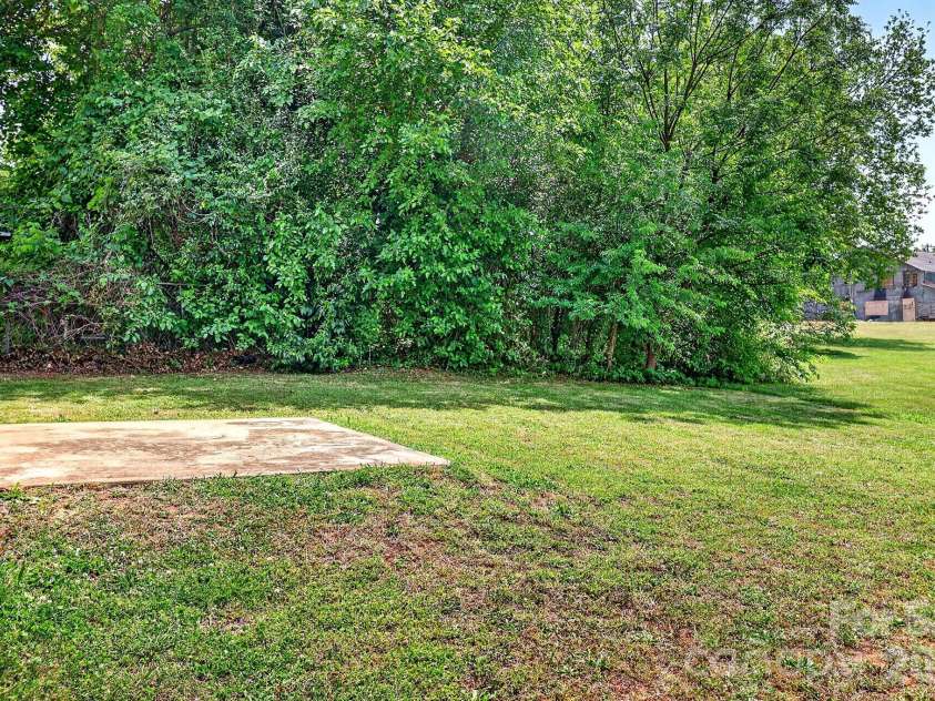 3335 Avalon Avenue, Charlotte, NC 28208.  MLS# CAR4373302, YatesRealty ID 14902. 