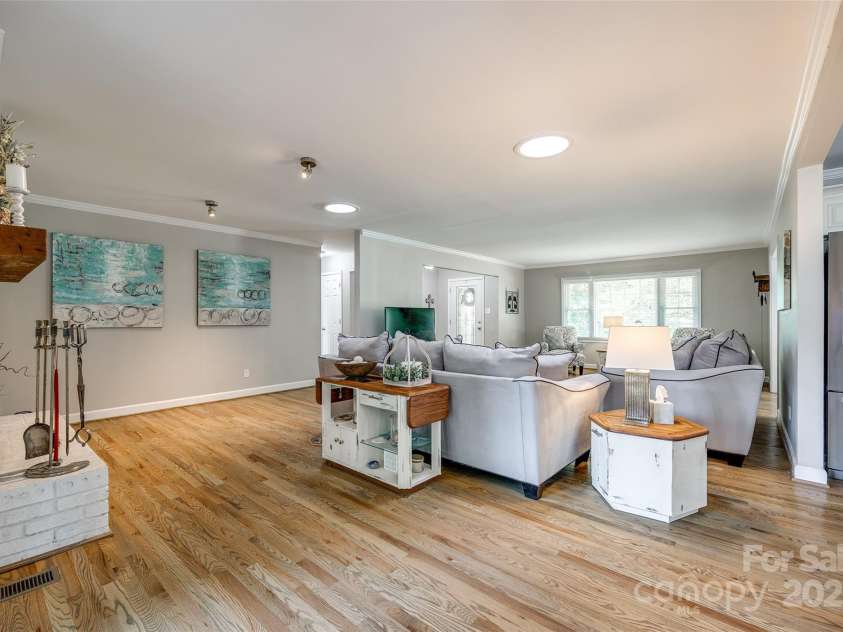 1154 Doby Court, Fort Mill, SC 29715.  MLS# CAR4256859, YatesRealty ID 14903. Great Room