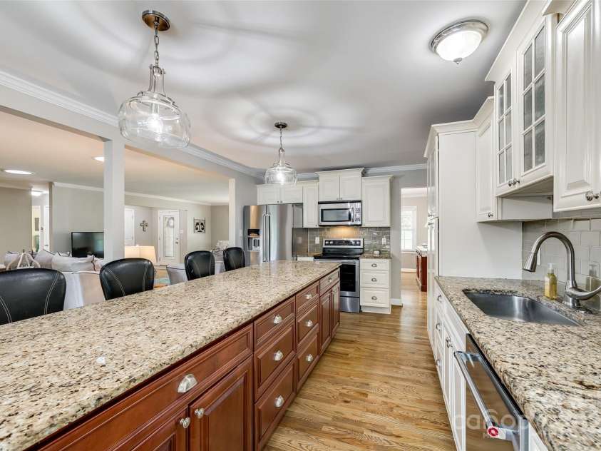 1154 Doby Court, Fort Mill, SC 29715.  MLS# CAR4256859, YatesRealty ID 14903. Kitchen