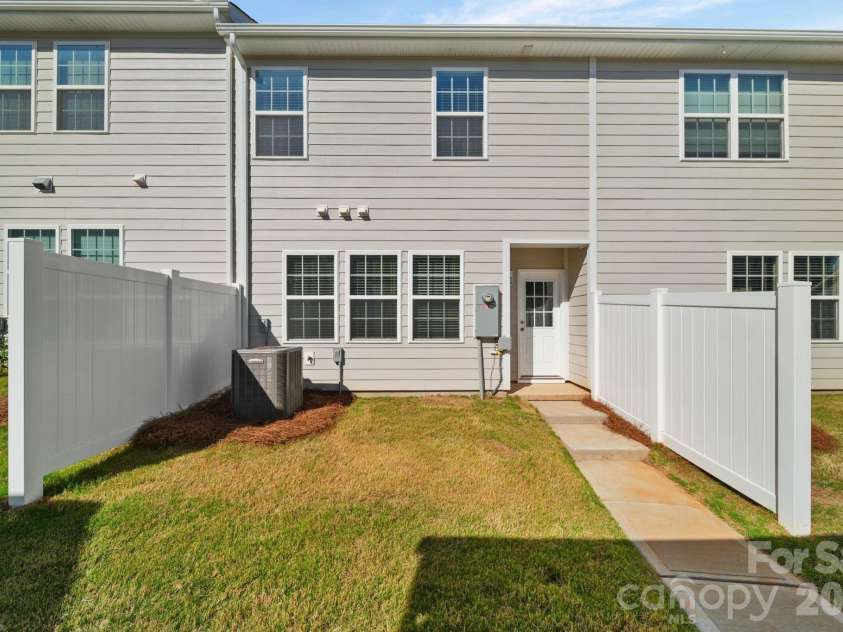 4491 Potters Wheel Drive, Fort Mill, SC 29715.  MLS# CAR4370949, YatesRealty ID 14903. 