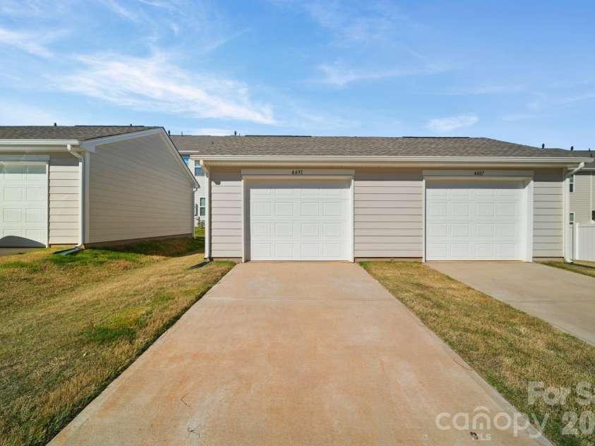 4491 Potters Wheel Drive, Fort Mill, SC 29715.  MLS# CAR4370949, YatesRealty ID 14903. 