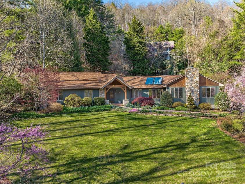 308 Sondley Drive, Asheville, NC 28805.  MLS# CAR4202100, YatesRealty ID 14904. Stunning luxury craftsman mountain home
