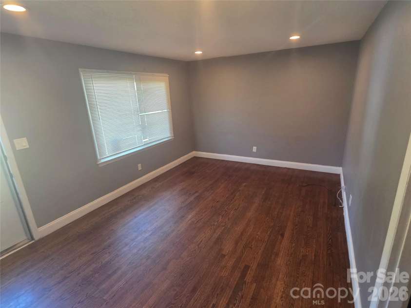 1524 Pondella Drive, Charlotte, NC 28213.  MLS# CAR4372341, YatesRealty ID 14905. 