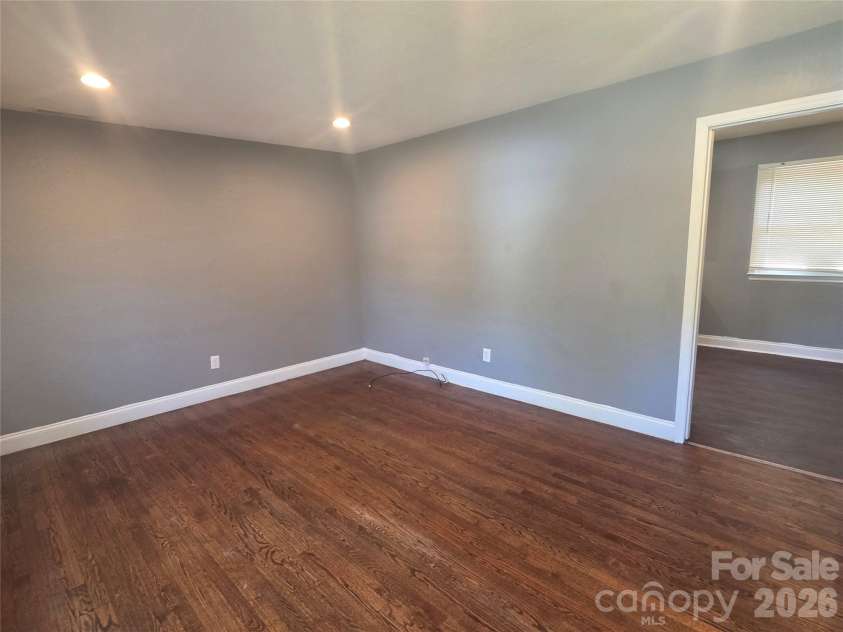 1524 Pondella Drive, Charlotte, NC 28213.  MLS# CAR4372341, YatesRealty ID 14905. 