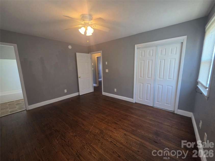 1524 Pondella Drive, Charlotte, NC 28213.  MLS# CAR4372341, YatesRealty ID 14905. 