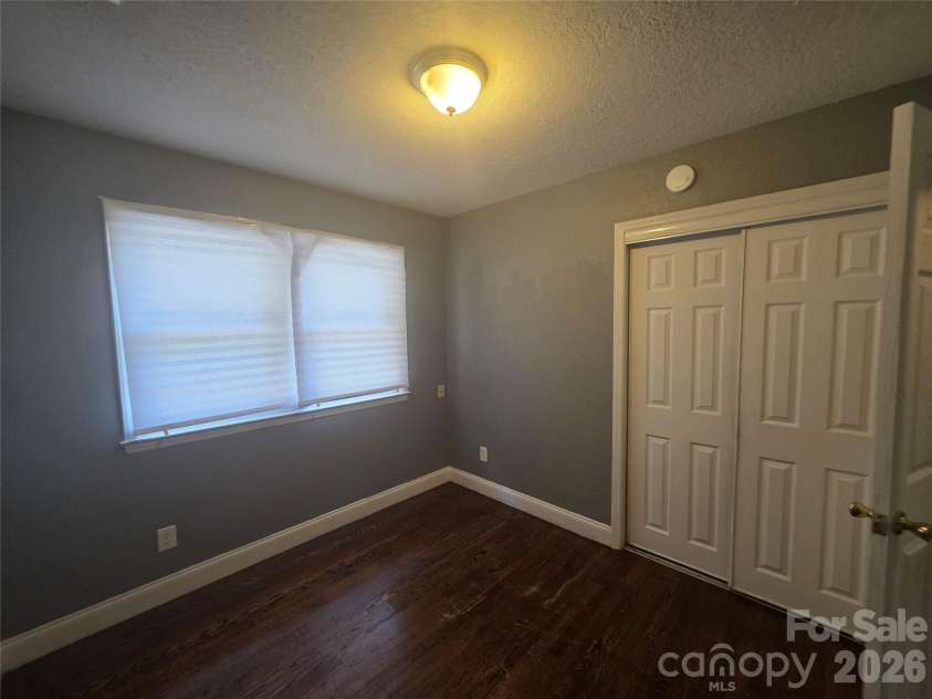1524 Pondella Drive, Charlotte, NC 28213.  MLS# CAR4372341, YatesRealty ID 14905. 