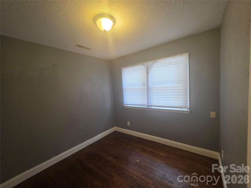 1524 Pondella Drive, Charlotte, NC 28213.  MLS# CAR4372341, YatesRealty ID 14905. 