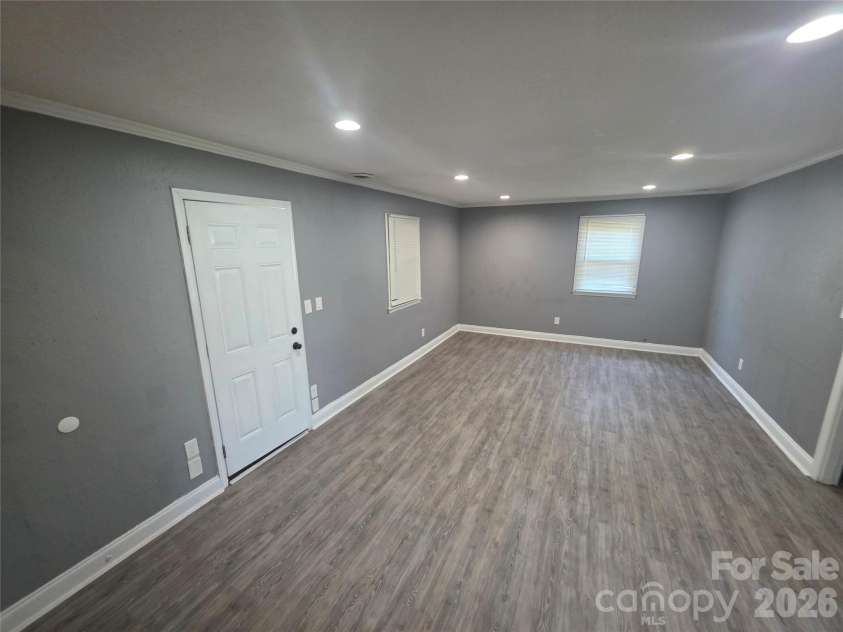 1524 Pondella Drive, Charlotte, NC 28213.  MLS# CAR4372341, YatesRealty ID 14905. 