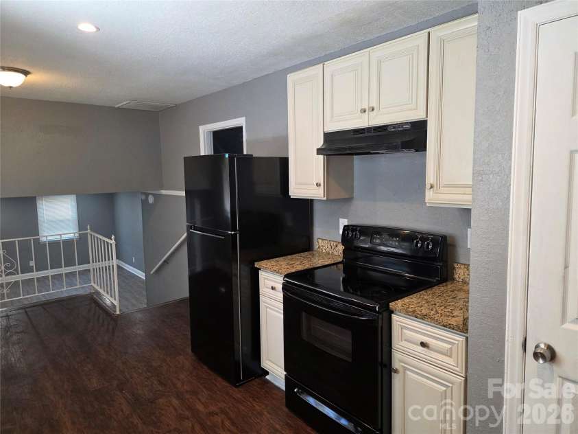 1524 Pondella Drive, Charlotte, NC 28213.  MLS# CAR4372341, YatesRealty ID 14905. 
