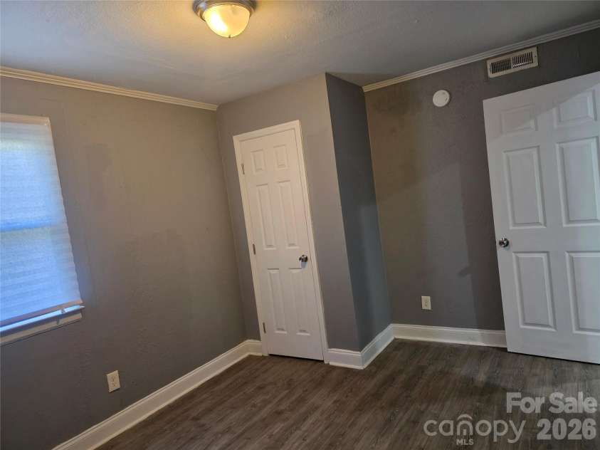 1524 Pondella Drive, Charlotte, NC 28213.  MLS# CAR4372341, YatesRealty ID 14905. 